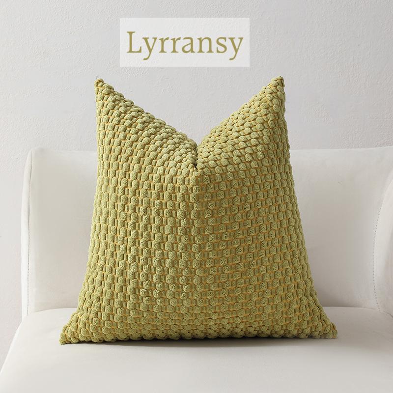 (image for) Lyrransy Cushion 2