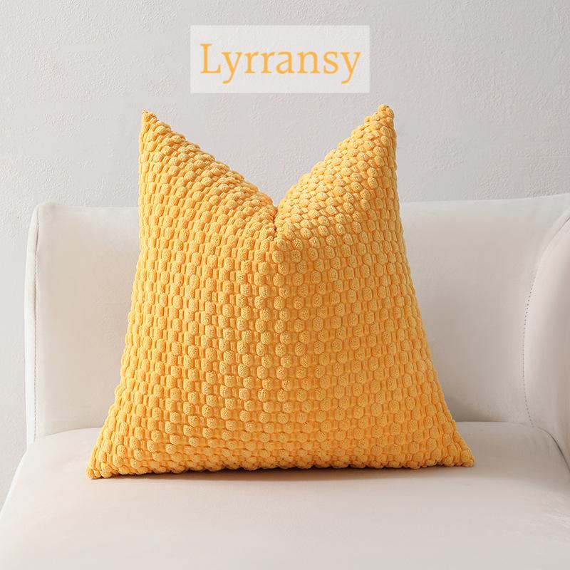 (image for) Lyrransy Cushion 3